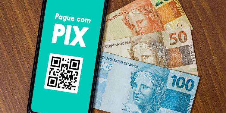 Novas regras facilitam pagar boletos com PIX e dão largada para juro menor