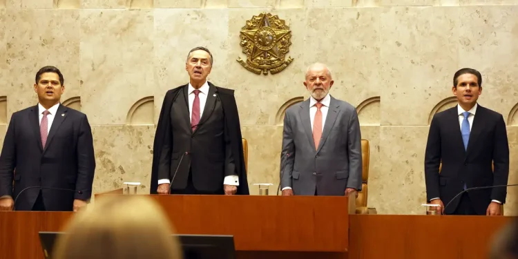 Barroso: Três Poderes estão unidos pelos princípios da Constituição