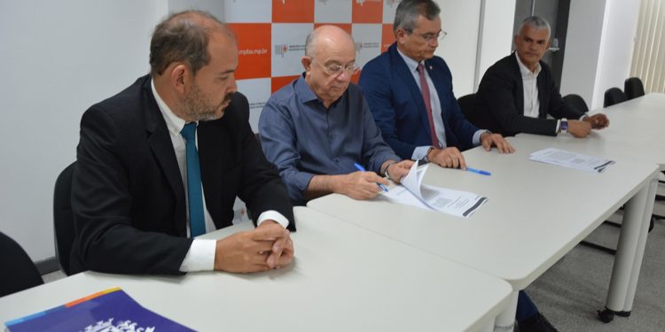 Prefeitura e Ministério Público assinam TAC para antecipação do pagamento dos precatórios do Fundef