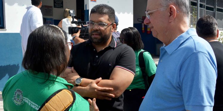 Prefeitura de Feira mobiliza moradores dos distritos para vacinação contra a dengue