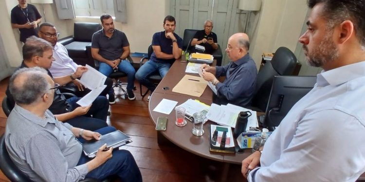 José Ronaldo assina contrato para construção de 600 unidades do Minha Casa, Minha Vida