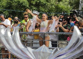 Ivete Sangalo encerra Carnaval 2025 levando milhares de foliões pipoca ao Circuito Osmar