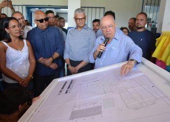 Prefeito José Ronaldo anuncia R$ 20 milhões em obras para educação, saúde e infraestrutura