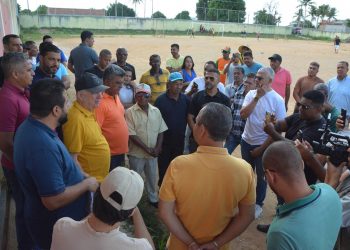 Prefeito autoriza levantamento para reformas de quatro praças esportivas em distritos