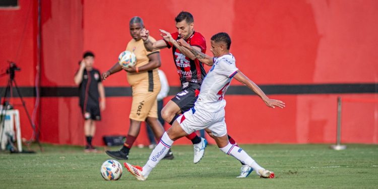 Bahia conquista o 51º título baiano em Ba-Vi eletrizante e com três expulsões