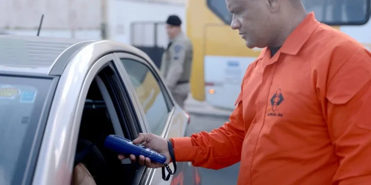 Detran-BA intensifica blitz de lei seca durante Carnaval de Salvador