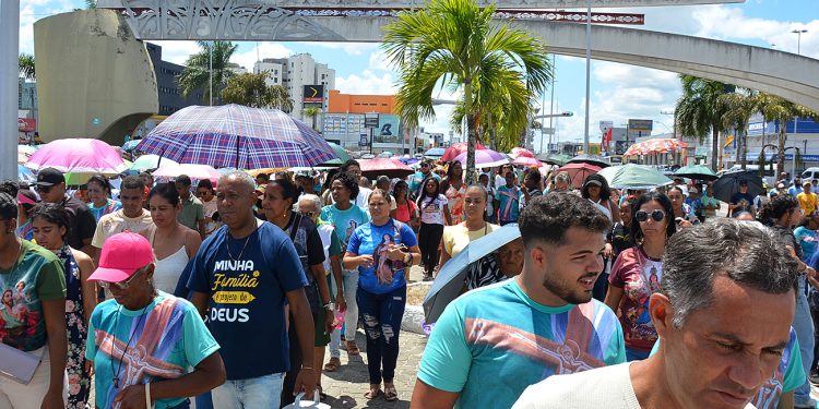 Fé e emoção: Caminhada do Perdão 2025 reúne multidão em busca de esperança