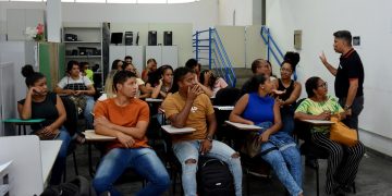 Seguro desemprego em fevereiro cai à metade na Casa do Trabalhador