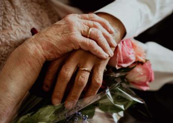 Maioria de casamentos envolvendo idosos mantém separação total de bens