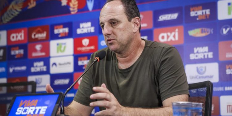 Ceni celebra título baiano: “Marca minha passagem pelo Bahia”