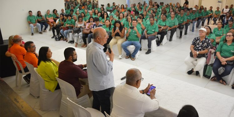 Prefeitura de Feira de Santana fortalece laços com agentes de endemias em encontro especial