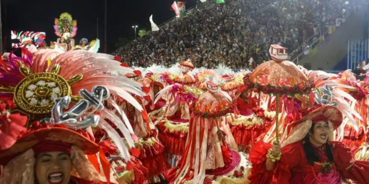Escola campeã do carnaval do Rio será conhecida nesta quarta-feira