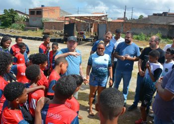 Jardim Acácia celebra: campo de futebol ganha alambrado e vestiários