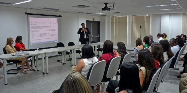 Secretários municipais e MP-BA debatem violência doméstica em Feira de Santana