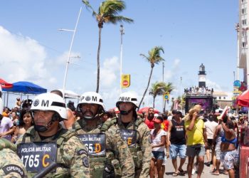 Mais de 200 policiais atuam na segurança do arrastão da Quarta-feira de Cinzas
