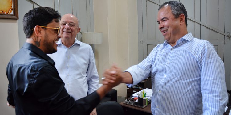 Thiago Aquino confirmado na Micareta 2025: Arrocha vai ferver em Feira