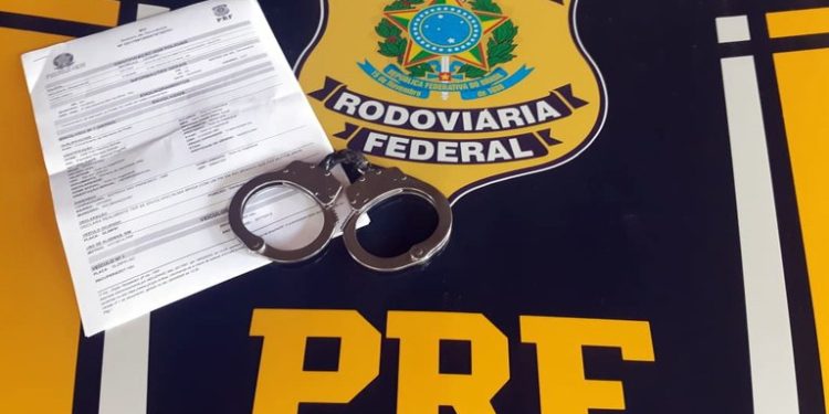Polícia Rodoviária Federal captura homem procurado pela justiça de São Paulo em Feira de Santana