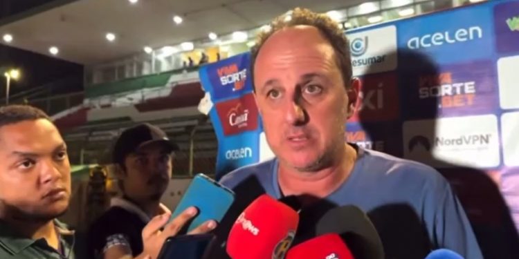 Rogério Ceni destaca qualidade do gramado do Joia da Princesa após goleada do Bahia