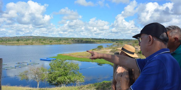 Ipuaçu no mapa da piscicultura: Prefeito visita criatório de tilápia e vislumbra potencial para a região