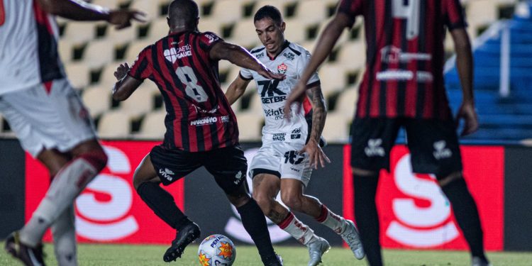 Leão garante liderança na Copa do Nordeste com empate contra o Moto Club
