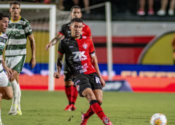 Vitória empata com o Altos (PI) e deixa a liderança do grupo A da Copa do Nordeste