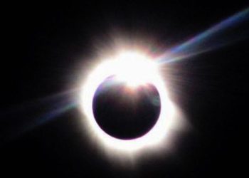 Eclipse lunar total será visível em todo o Brasil na próxima sexta-feira