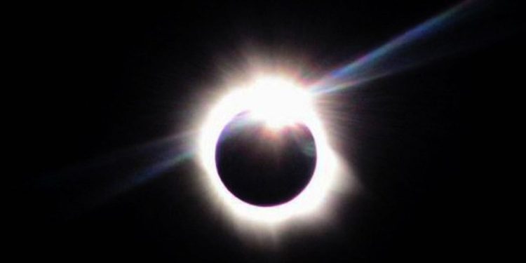 Eclipse lunar total será visível em todo o Brasil na próxima sexta-feira