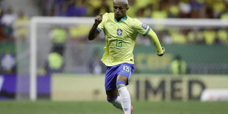 Clássico sul-americano: Brasil encara Argentina com mudanças e clima tenso