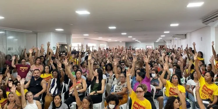 Justiça determina que 70% dos professores permaneçam em sala de aula em Feira de Santana