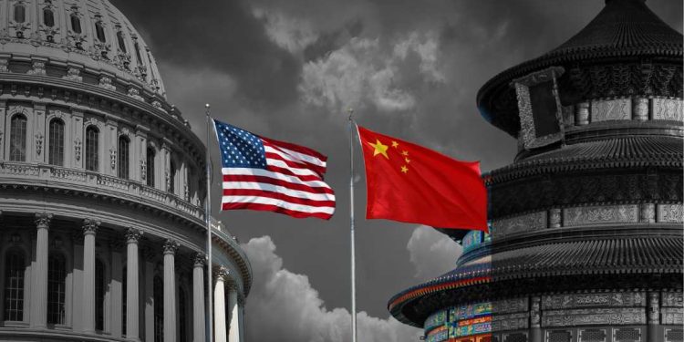 EUA anunciam tarifas de até 245% sobre produtos chineses em meio a nova escalada na guerra comercial