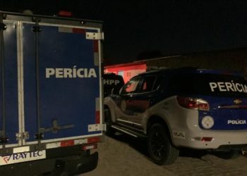 Jovem é morto a tiros após perseguição no bairro Asa Branca, em Feira de Santana