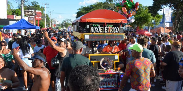 Micareta 2025: Esquenta da Fraga Maia arrasta multidão e aquece clima de festa em Feira de Santana