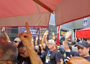 Servidores do Judiciário da Bahia deflagram greve geral por tempo indeterminado