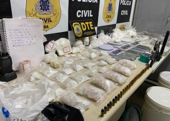 Polícia Civil fecha laboratório de cocaína e prende quatro em Feira de Santana