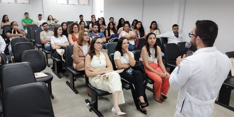 Hospital Clériston Andrade acolhe novos residentes