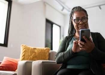Embasa alerta para novo golpe com chamadas de vídeo no WhatsApp