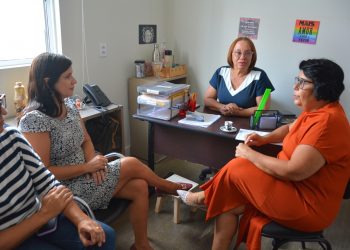 Promotora de Justiça visita CRMQ e reforça rede de proteção à mulher