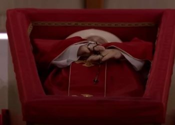 Papa Francisco morreu sem sofrer; médicos afirmam que não havia como salvá-lo