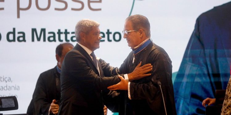 Governador Jerônimo Rodrigues participa da posse do novo presidente do TRE-BA