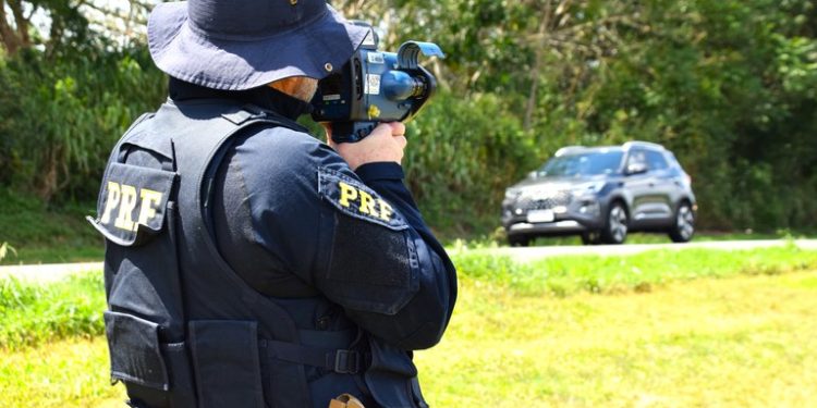 Feriadão na Bahia registra mais de 1.400 flagrantes de excesso de velocidade nas estradas
