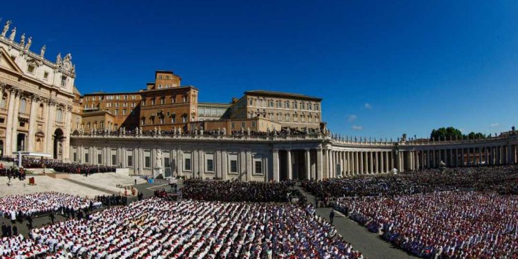 Funeral do Papa Francisco reúne líderes mundiais e movimenta bastidores diplomáticos