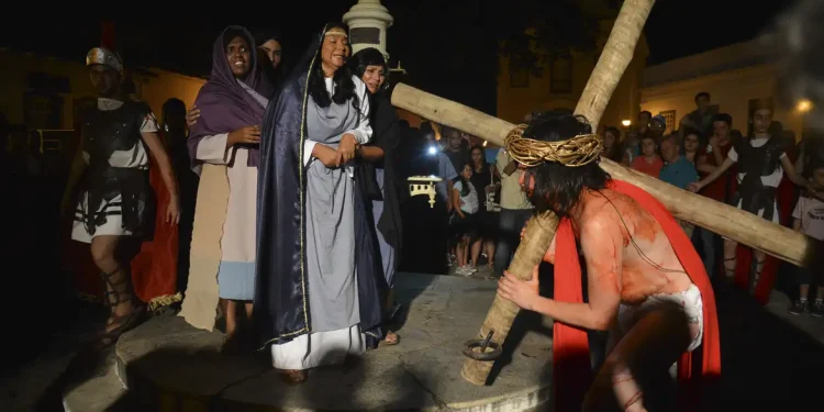 Sexta-Feira Santa: um dia de silêncio, fé e reflexão sobre o sacrifício de Cristo