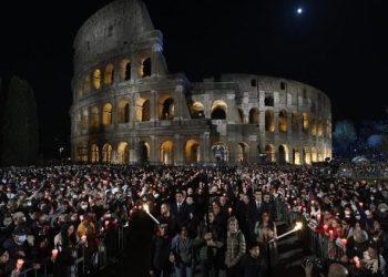Papa Francisco se ausenta da Via-Sacra no Coliseu pelo terceiro ano consecutivo