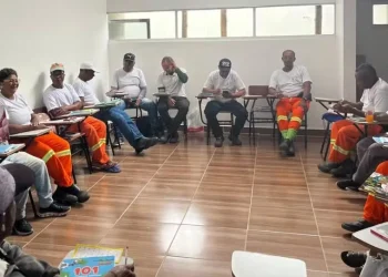 Alfagaris transforma a vida de garis em Feira de Santana e chega à final do Prêmio LED 2025