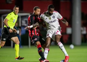 Vitória sofre segunda derrota seguida no Brasileirão para o Flamengo