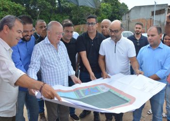 Prefeito José Ronaldo autoriza construção de espaço poliesportivo com grama sintética no Subaé