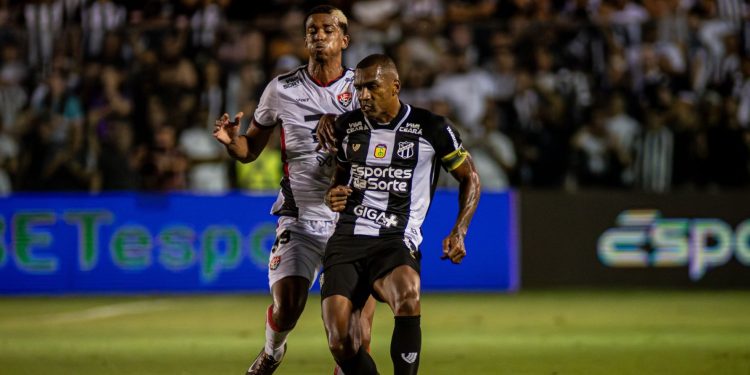 Fora de casa, Vitória perde para o Ceará e volta ao Z-4 do Brasileirão