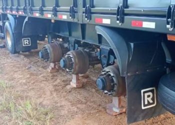 Motorista de caminhão é feito refém e tem veículo roubado em Teofilândia