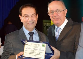 Prefeito José Ronaldo lamenta morte de Divaldo Franco: “Perda irreparável para o Brasil e para o mundo”