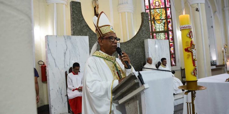 Missa celebra 61 anos do Santuário Senhor dos Passos em Feira de Santana